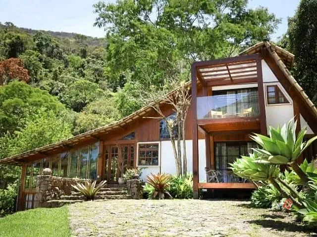 Casa com 4272m² 2 quartos e 1 banheiro, à venda, no bairro Araras em Petrópolis