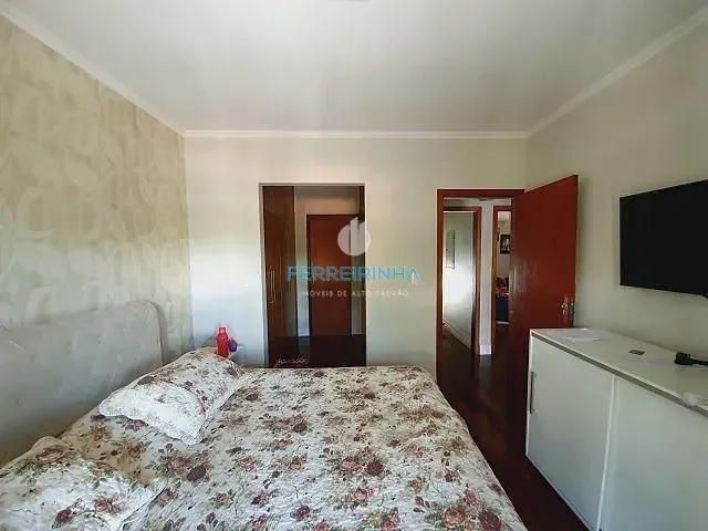 Casa com 375m² 3 quartos e 3 banheiros, à venda, no bairro Urbanova em São José dos Campos