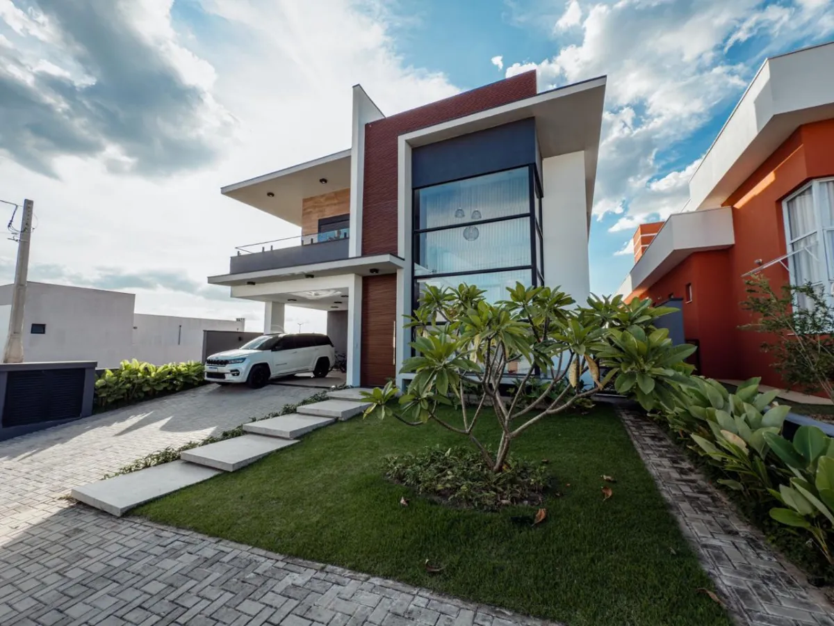 Casa no condomínio Portal dos Bandeirantes para venda com 4 quartos, sendo 4 suítes, 430m²