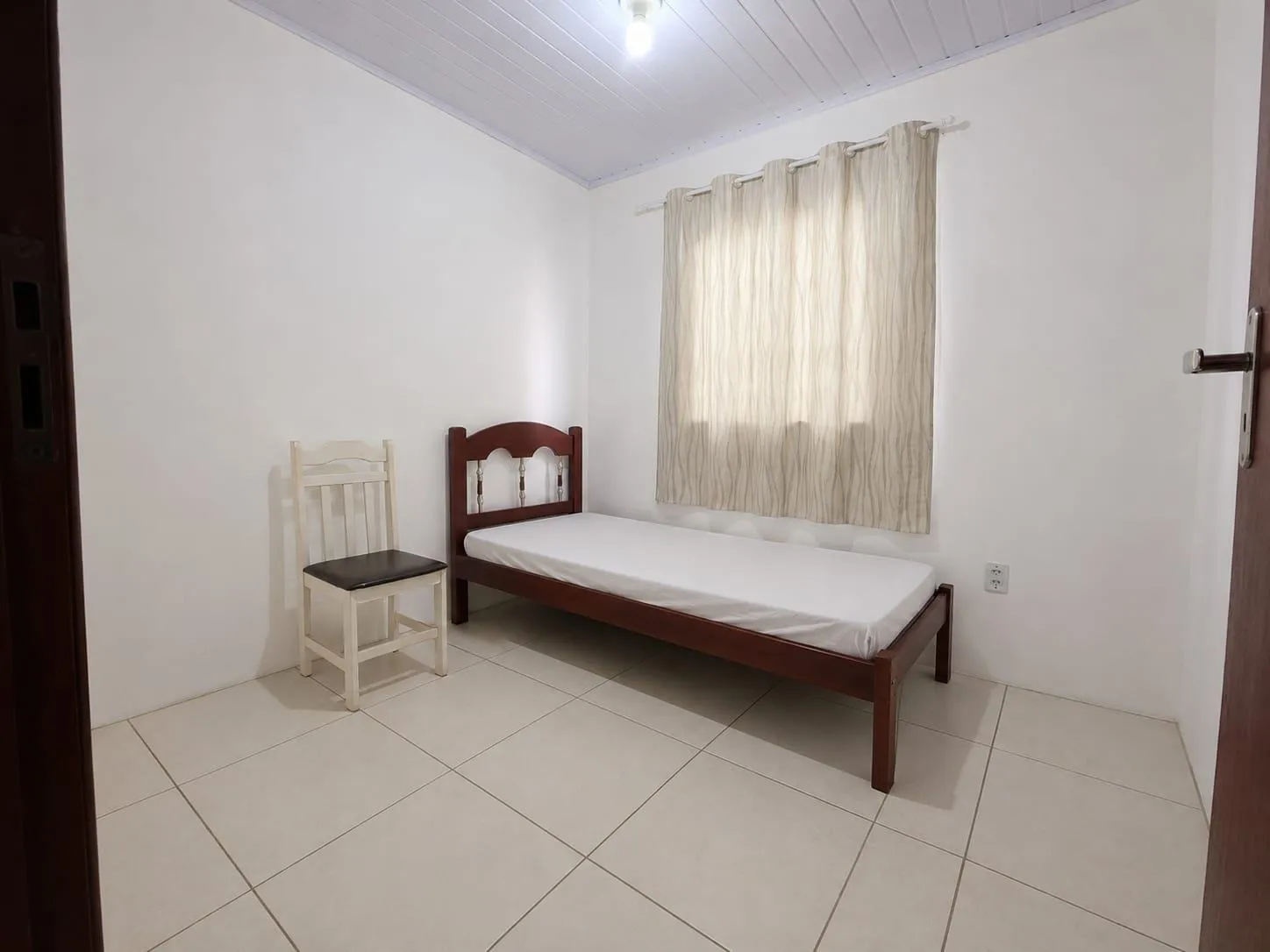 Casa à venda no Fragata, Pelotas - 188 m², 4 quartos, ambientes amplos, pátio e garagem para 4 veículos. - 7