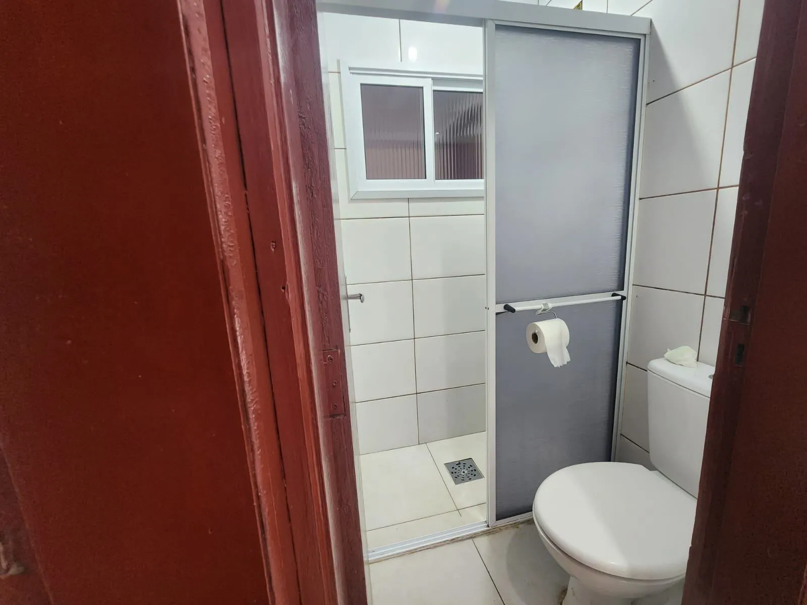 Casa à venda no Fragata, Pelotas - 188 m², 4 quartos, ambientes amplos, pátio e garagem para 4 veículos. - 10