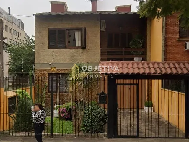 Casa 5 quartos e 3 banheiros, para alugar, no bairro Menino Deus em Porto Alegre