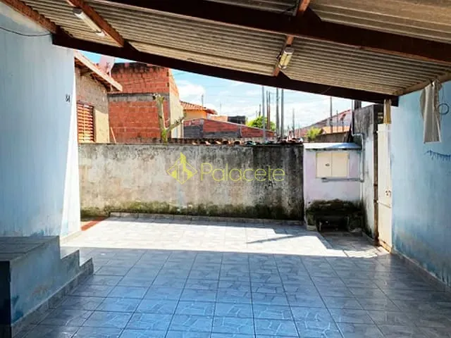 Casa com 250m² 2 quartos e 1 banheiro, à venda, no bairro Conjunto Residencial Araretama em Pindamonhangaba