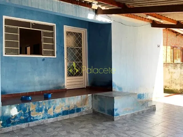 Casa com 250m² 2 quartos e 1 banheiro, à venda, no bairro Conjunto Residencial Araretama em Pindamonhangaba