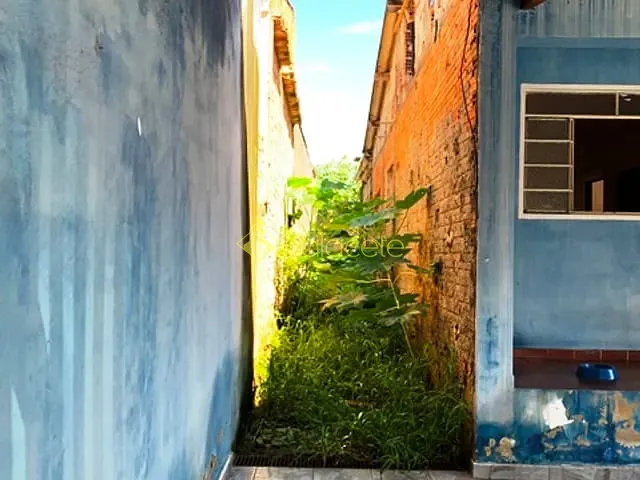 Casa com 250m² 2 quartos e 1 banheiro, à venda, no bairro Conjunto Residencial Araretama em Pindamonhangaba