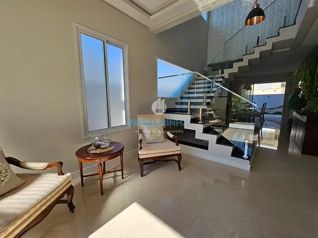 Casa com 250m² 4 quartos e 5 banheiros, à venda, no bairro Urbanova em São José dos Campos