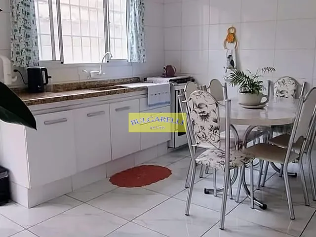 Casa com 261m² 2 quartos e 1 banheiro, à venda, no bairro Parque do Colégio em Jundiaí