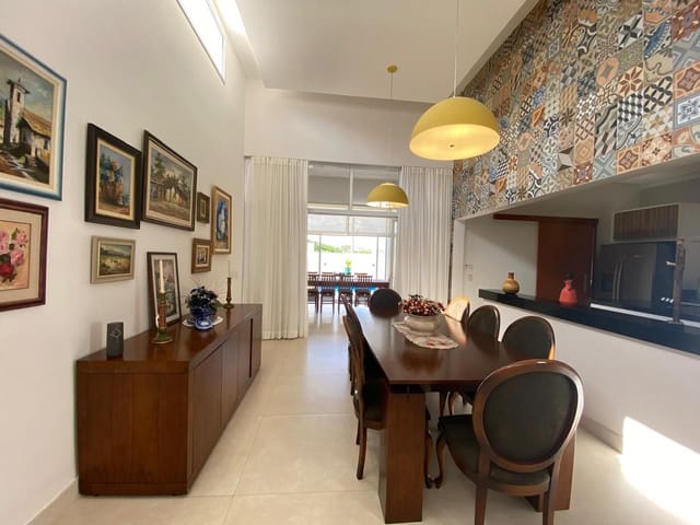Casa com 742m² 4 quartos e 3 banheiros, à venda, no bairro Condomínio Reserva do Paratehy em São José dos Campos