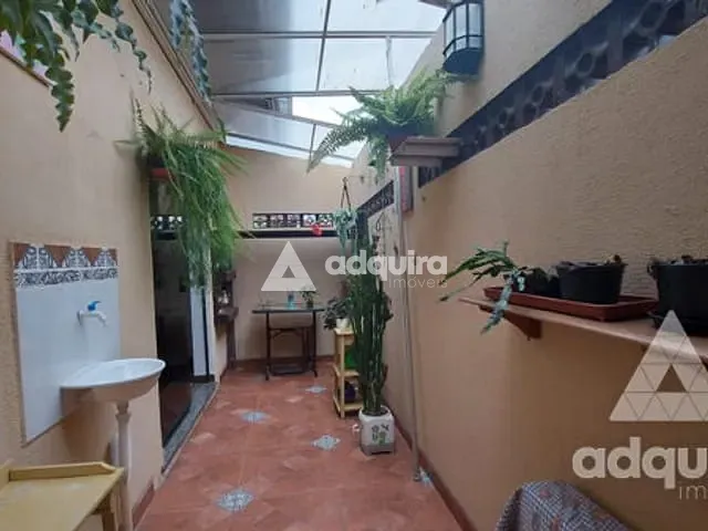 Casa com 504m² 3 quartos e 3 banheiros, à venda, no bairro Contorno em Ponta Grossa