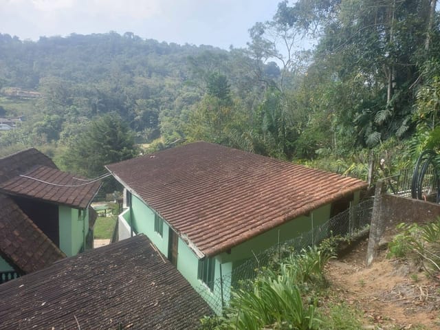 Casa 1 quarto e 1 banheiro, para alugar, no bairro Quarteirão Ingelheim em Petrópolis
