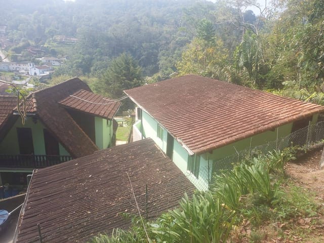 Casa 1 quarto e 1 banheiro, para alugar, no bairro Quarteirão Ingelheim em Petrópolis