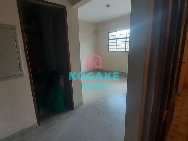 Casa com 300m² 4 quartos e 2 banheiros, à venda, no bairro Monte Castelo em São José dos Campos