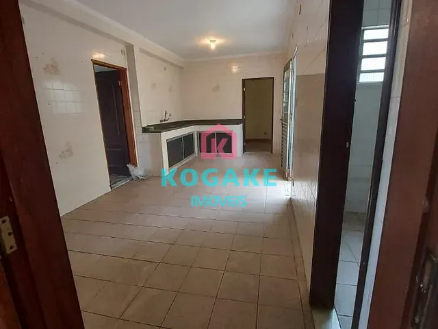 Casa com 300m² 4 quartos e 2 banheiros, à venda, no bairro Monte Castelo em São José dos Campos