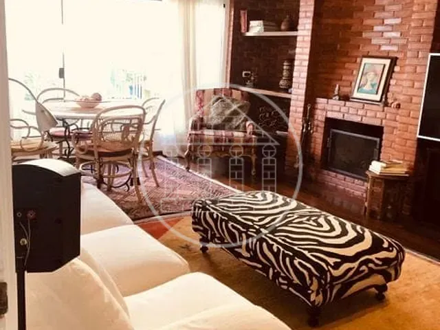 Casa com 260m² 3 quartos e 6 banheiros, à venda, no bairro Vila Marari em São Paulo