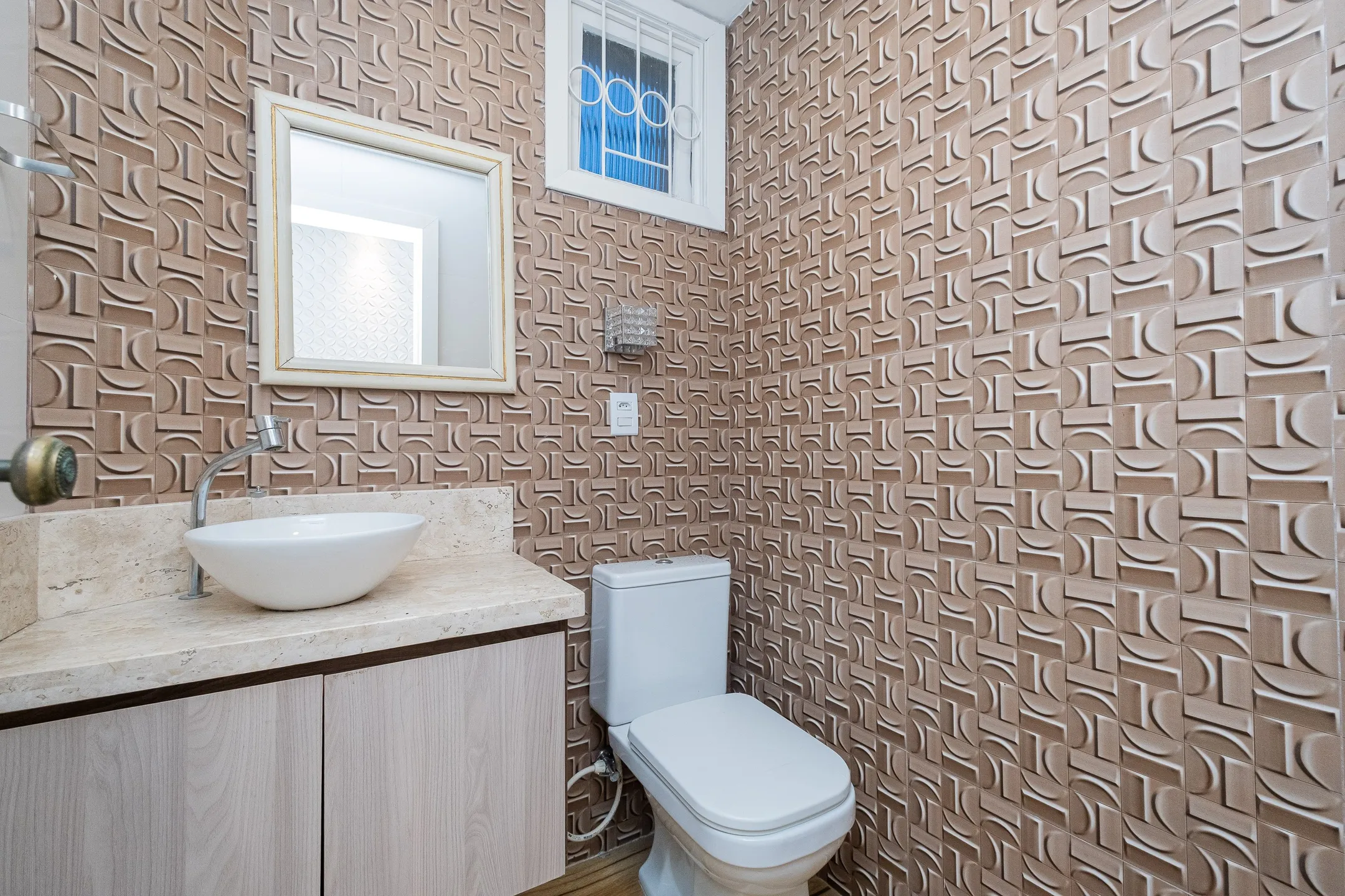 Casa à venda na Av. São Francisco de Paula, Areal - 244 m², 3 quartos (sendo 1 suíte), móveis sob medida e espaço gourmet com piscina. - 11