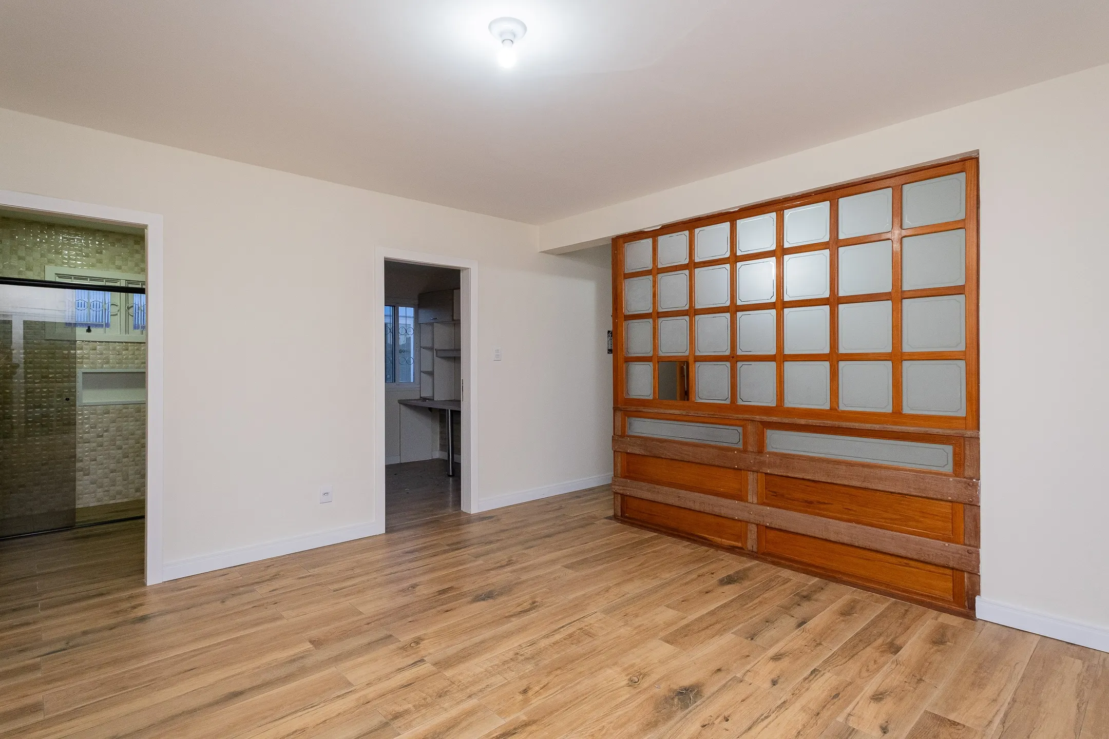 Casa à venda na Av. São Francisco de Paula, Areal - 244 m², 3 quartos (sendo 1 suíte), móveis sob medida e espaço gourmet com piscina. - 15