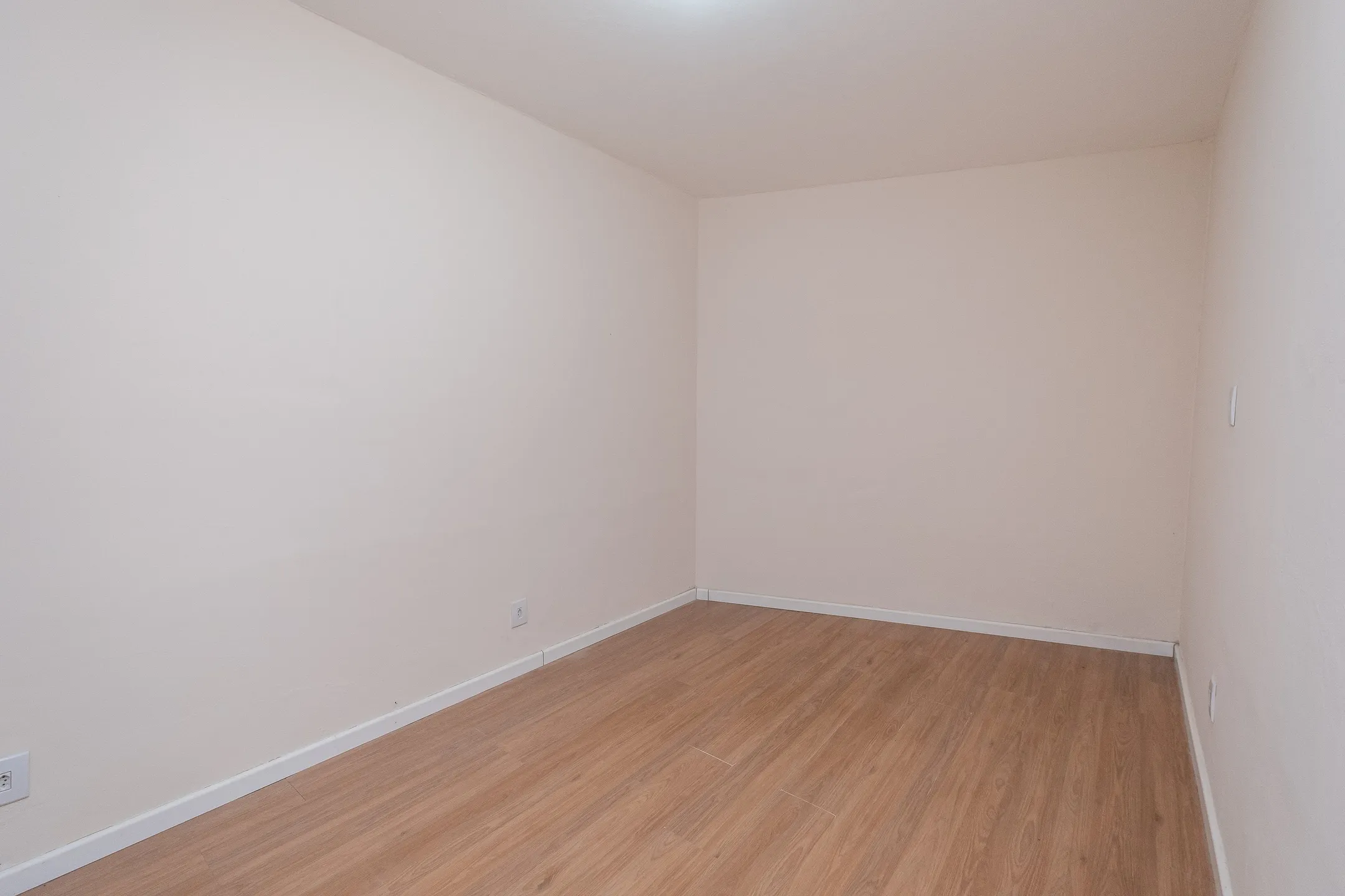 Casa à venda na Av. São Francisco de Paula, Areal - 244 m², 3 quartos (sendo 1 suíte), móveis sob medida e espaço gourmet com piscina. - 28
