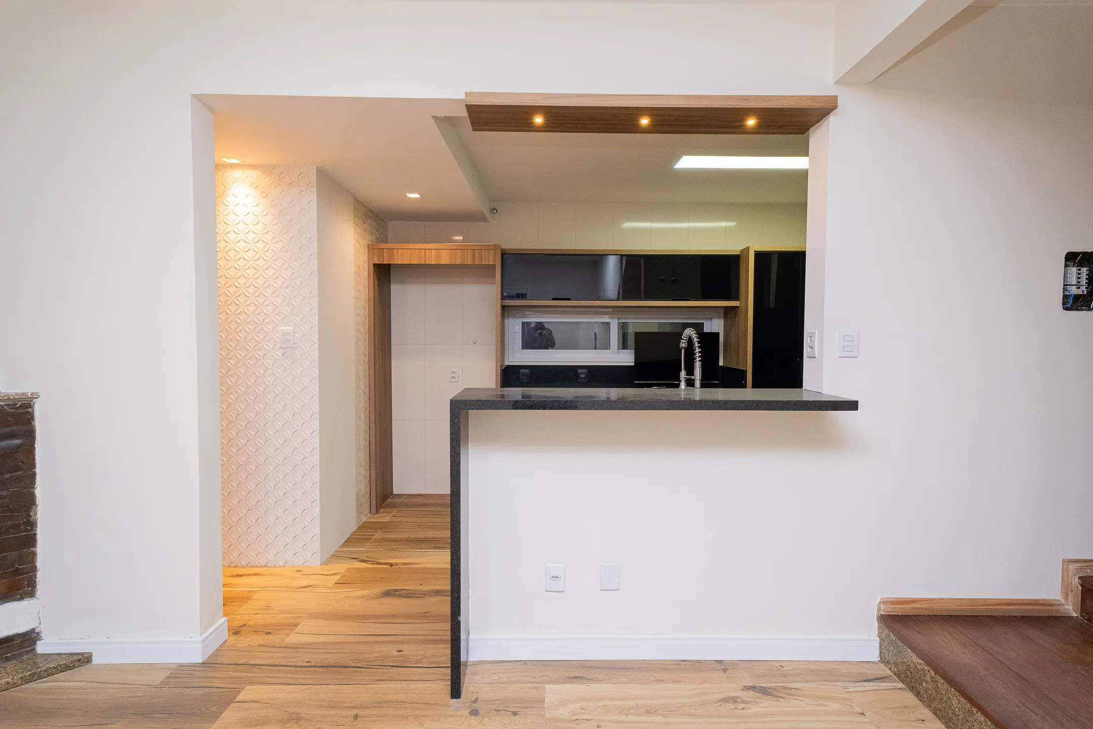 Casa à venda na Av. São Francisco de Paula, Areal - 244 m², 3 quartos (sendo 1 suíte), móveis sob medida e espaço gourmet com piscina. - 7