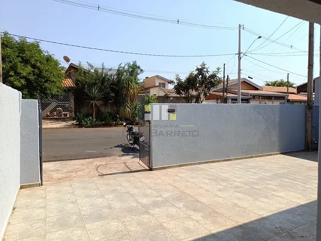 Casa 2 quartos e 1 banheiro, para alugar, no bairro Parque Emília em Sumaré