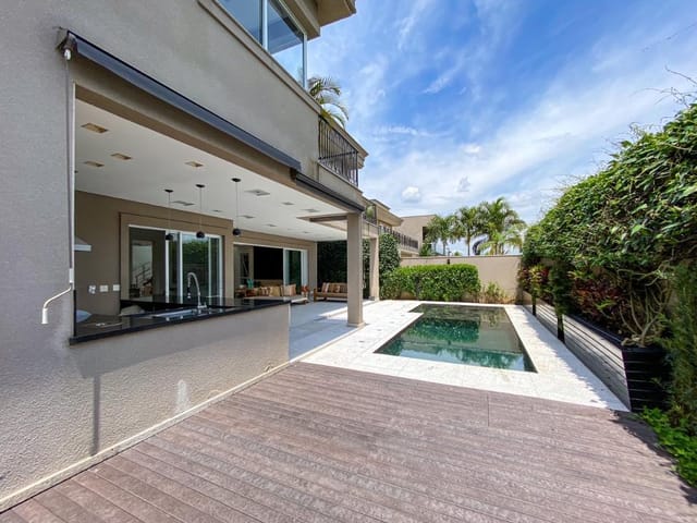 Casa com 640m² 5 quartos e 7 banheiros, à venda, no bairro Tamboré em Santana de Parnaíba