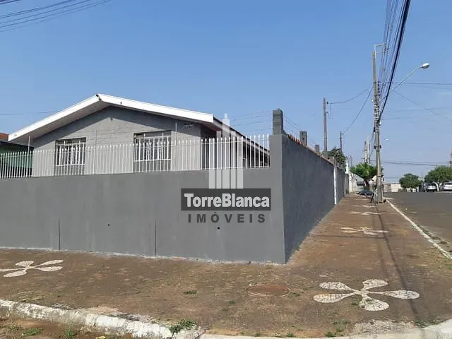 Casa com 160m² 3 quartos e 2 banheiros, à venda, no bairro Uvaranas em Ponta Grossa