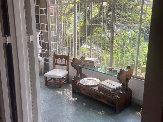 Casa 4 quartos e 2 banheiros, à venda, no bairro Valparaíso em Petrópolis