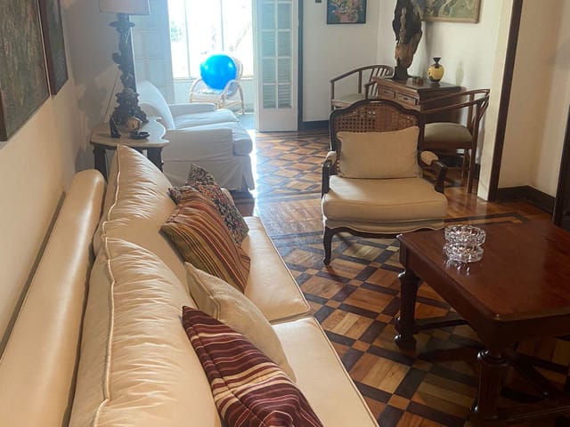 Casa 4 quartos e 2 banheiros, à venda, no bairro Valparaíso em Petrópolis