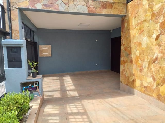 Casa com 370m² 5 quartos e 4 banheiros, à venda, no bairro Vila Adalgisa em São Paulo
