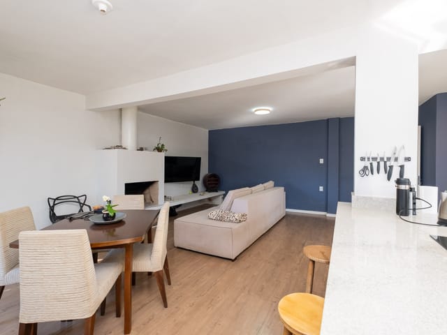 Casa 4 quartos e 3 banheiros, à venda, no bairro Areal em Pelotas