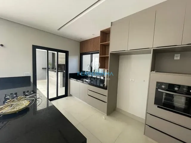 Casa com 250m² 4 quartos e 5 banheiros, à venda, no bairro Urbanova em São José dos Campos