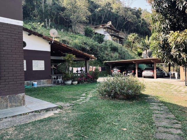 Casa com 7000m² 4 quartos e 4 banheiros, à venda, no bairro Araras em Petrópolis