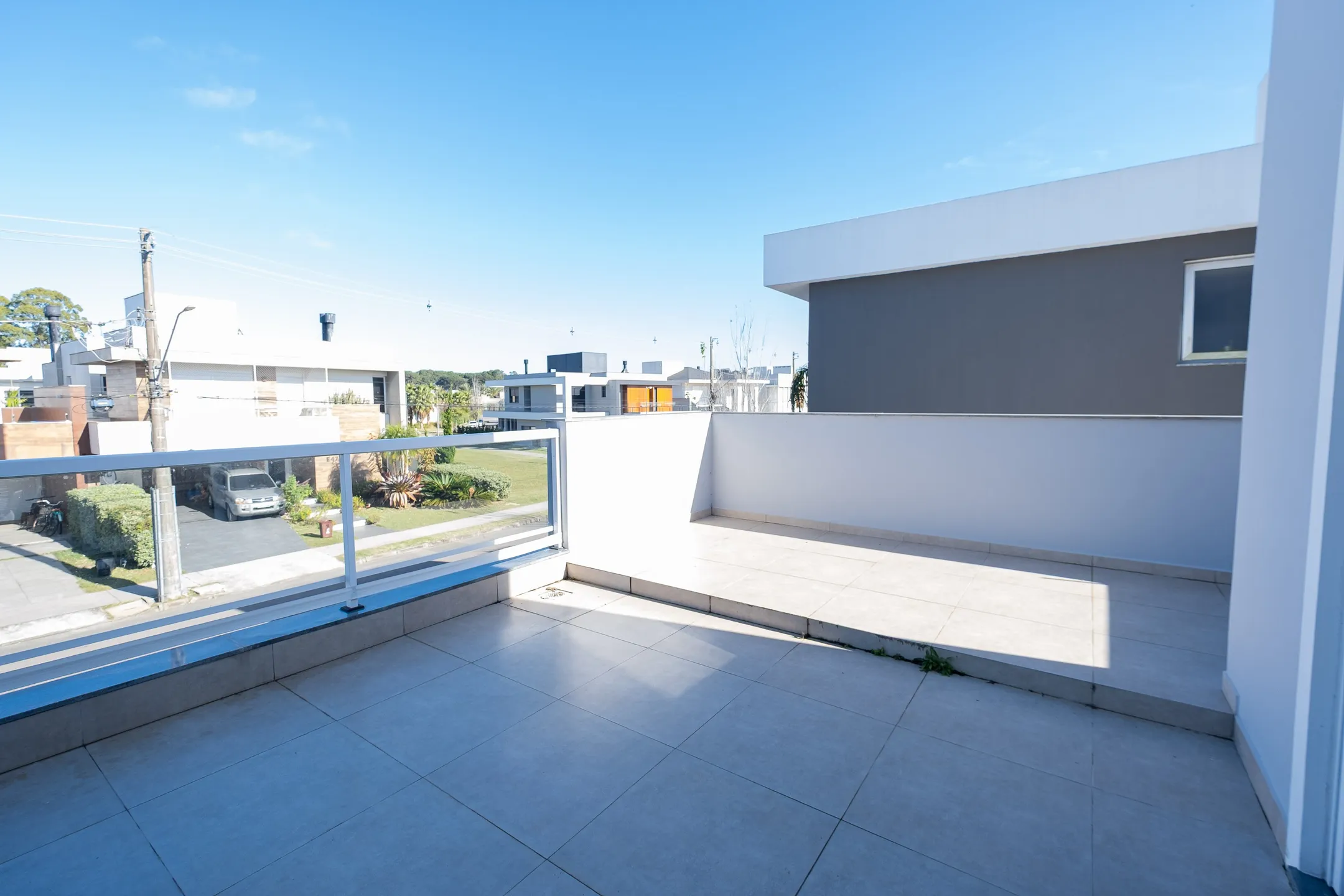 Casa mobiliada à venda no Veredas, Laranjal - 260 m², 4 quartos (sendo 1 suíte com sacada), acabamentos de alto padrão e área gourmet com piscina. - 21