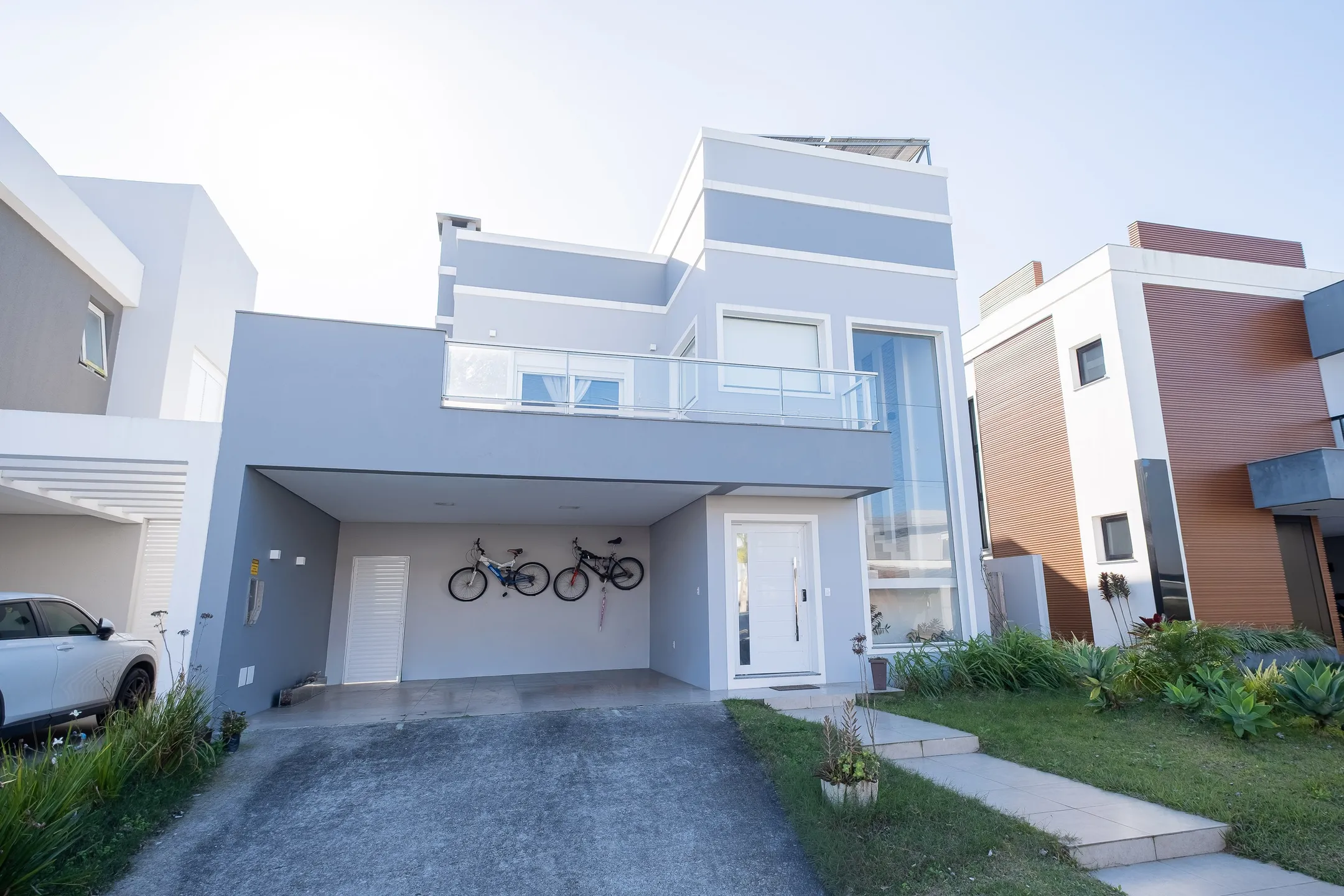 Casa mobiliada à venda no Veredas, Laranjal - 260 m², 4 quartos (sendo 1 suíte com sacada), acabamentos de alto padrão e área gourmet com piscina. - 23