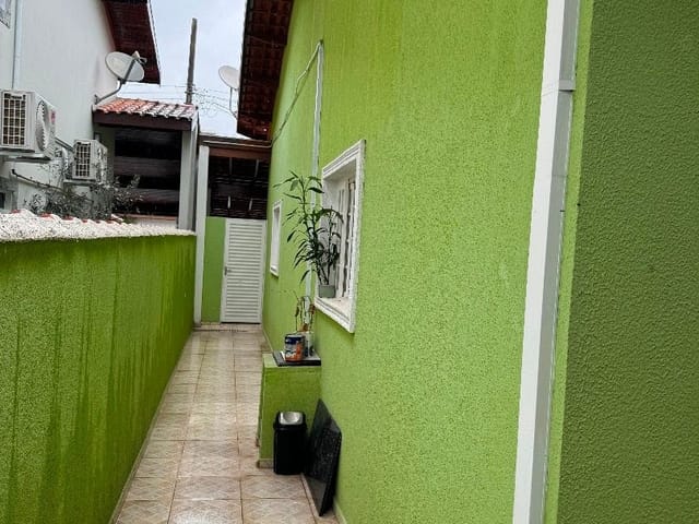 Casa com 250m² 3 quartos e 2 banheiros, à venda, no bairro Urbanova em São José dos Campos
