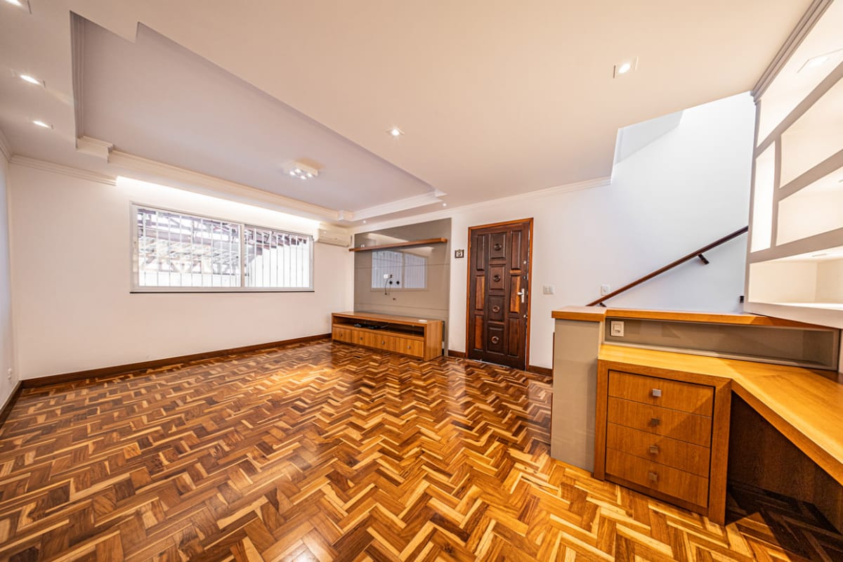 Casa para venda em Vila Anglo Brasileira com 3 quartos, sendo 1 suíte , 180m²