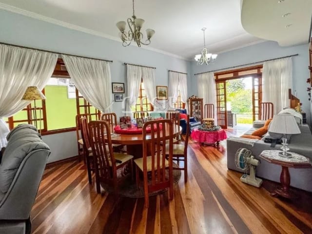 Casa com 348m² 3 quartos e 2 banheiros, à venda, no bairro Urbanova em São José dos Campos