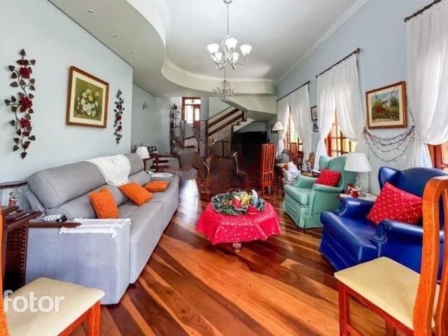 Casa com 348m² 3 quartos e 2 banheiros, à venda, no bairro Urbanova em São José dos Campos