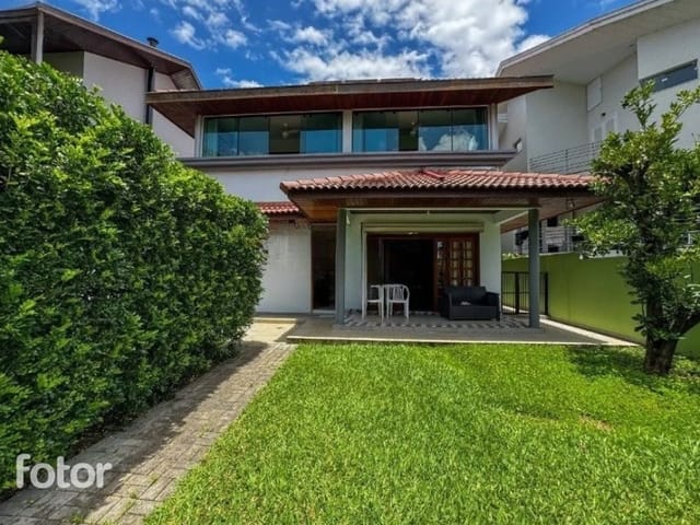 Casa com 348m² 3 quartos e 2 banheiros, à venda, no bairro Urbanova em São José dos Campos