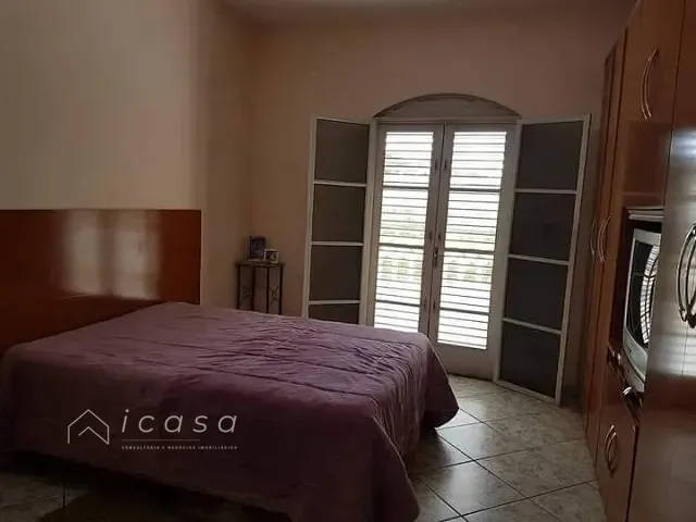 Casa com 300m² 4 quartos e 2 banheiros, à venda, no bairro Parque Residencial Maria Elmira em Caçapava