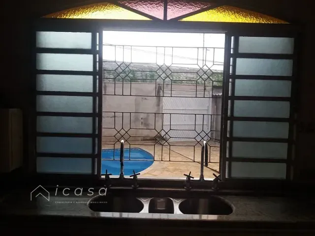 Casa com 300m² 4 quartos e 2 banheiros, à venda, no bairro Parque Residencial Maria Elmira em Caçapava