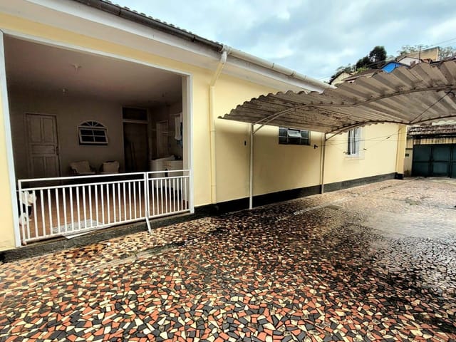 Casa com 400m² 2 quartos e 1 banheiro, à venda, no bairro Bingen em Petrópolis