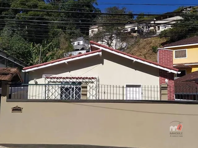 Casa com 400m² 2 quartos e 1 banheiro, à venda, no bairro Bingen em Petrópolis