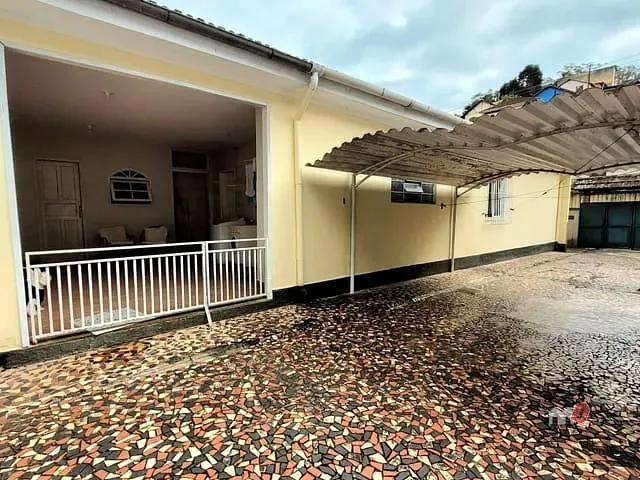 Casa com 400m² 2 quartos e 1 banheiro, à venda, no bairro Bingen em Petrópolis