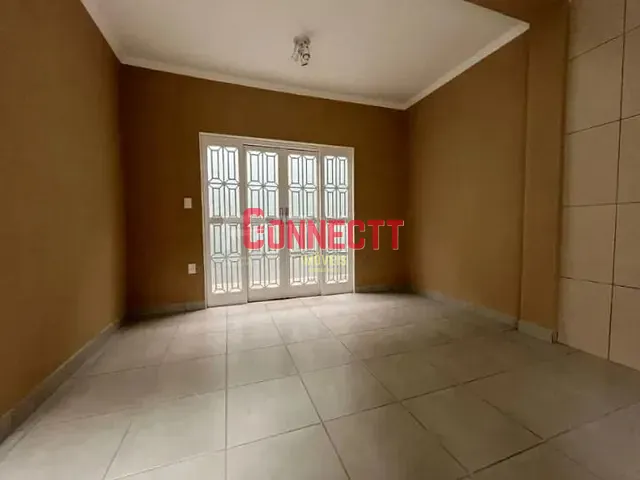 Casa com 197m² 3 quartos e 1 banheiro, à venda, no bairro Vila Tibério em Ribeirão Preto