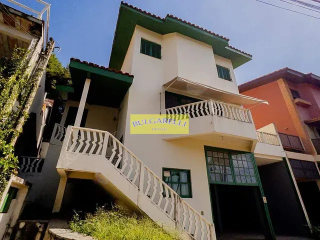 Casa com 375m² 3 quartos e 4 banheiros, à venda, no bairro Chácara Pavoeiro em Cotia