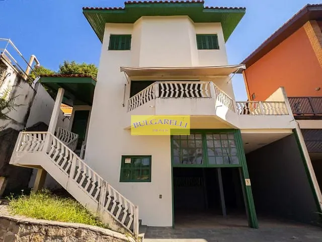Casa com 375m² 3 quartos e 4 banheiros, à venda, no bairro Chácara Pavoeiro em Cotia
