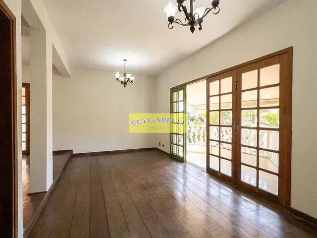 Casa com 375m² 3 quartos e 4 banheiros, à venda, no bairro Chácara Pavoeiro em Cotia