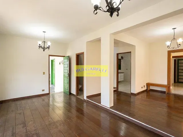 Casa com 375m² 3 quartos e 4 banheiros, à venda, no bairro Chácara Pavoeiro em Cotia