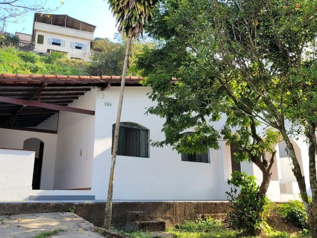 Casa com 300m² 2 quartos e 1 banheiro, à venda, no bairro Bingen em Petrópolis