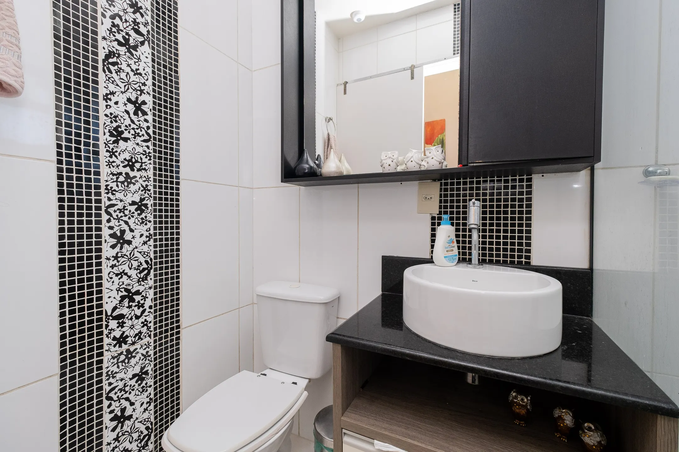 Casa à venda no Residencial Terra Nova, Três Vendas - 80 m², 2 quartos (sendo 1 suíte), móveis planejados, espaço gourmet com piscina e churrasqueira. - 9
